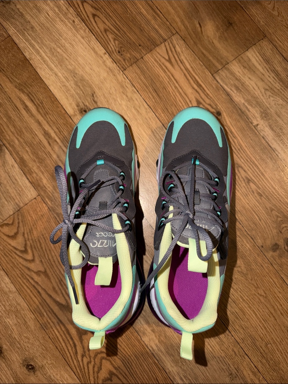 Athletic youth Nike Sneakers in Teal and Gray